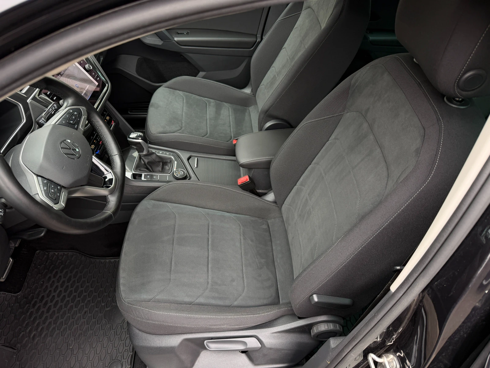 VW Tiguan 2.0TDI* СЕРВИЗНА КНИЖКА С ПЪЛНА ИСТОРИЯ В VW, снимка 9 - Автомобили и джипове - 54219632