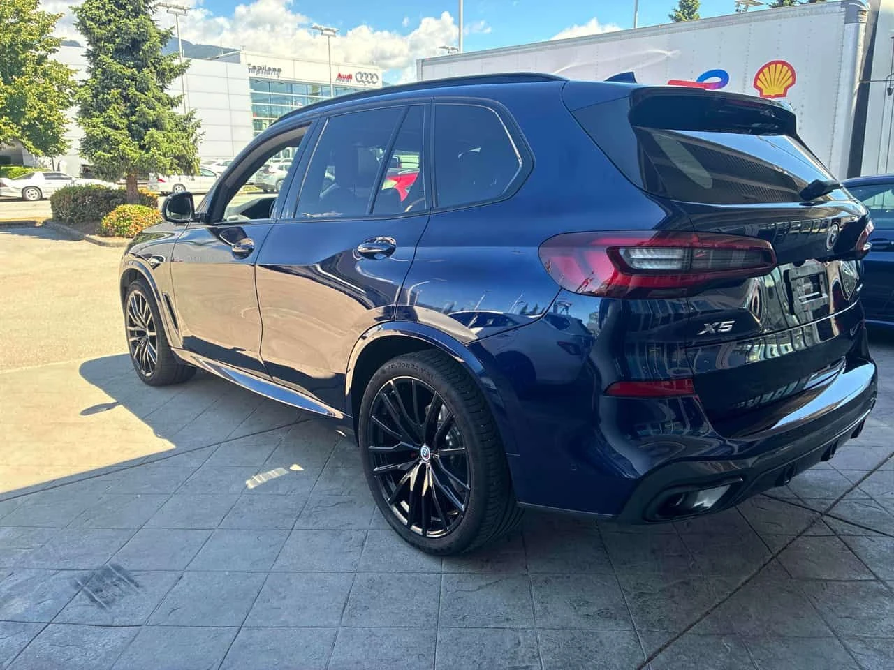 BMW X5  xDrive40i / 360 / HUD / Harman Kardon / , снимка 2 - Автомобили и джипове - 54978407