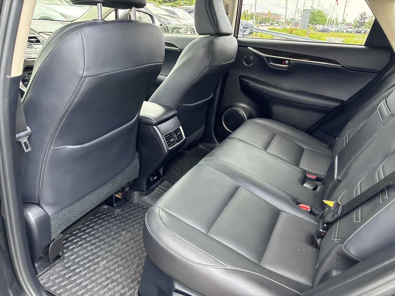 Lexus NX 200t * AWD 4dr * CARFAX * БЕЗ ПЪРВОНАЧАЛНА ВНОСКА, снимка 13 - Автомобили и джипове - 55309584