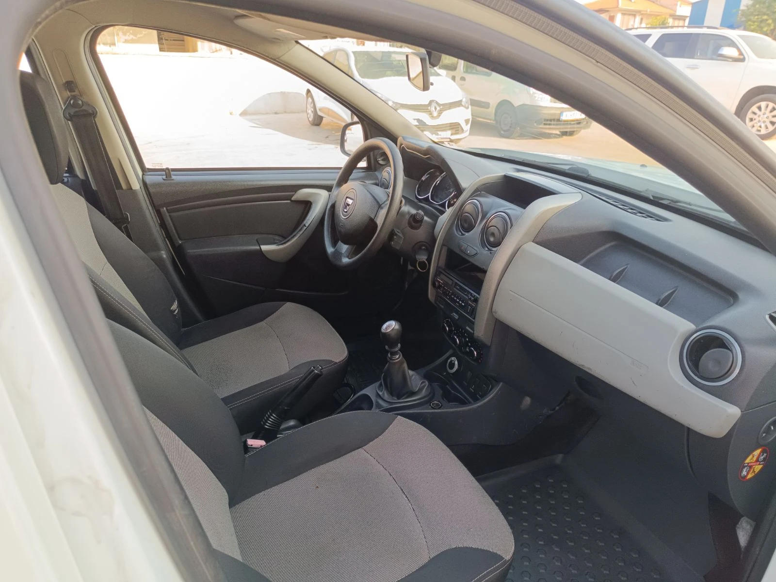 Dacia Duster, снимка 4 - Автомобили и джипове - 55783563