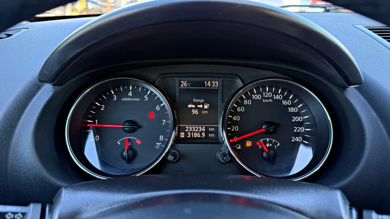 Nissan Qashqai 1.6i ФЕЙСЛИФТ Г.ИНЖЕКЦИОН, снимка 10 - Автомобили и джипове - 56010580