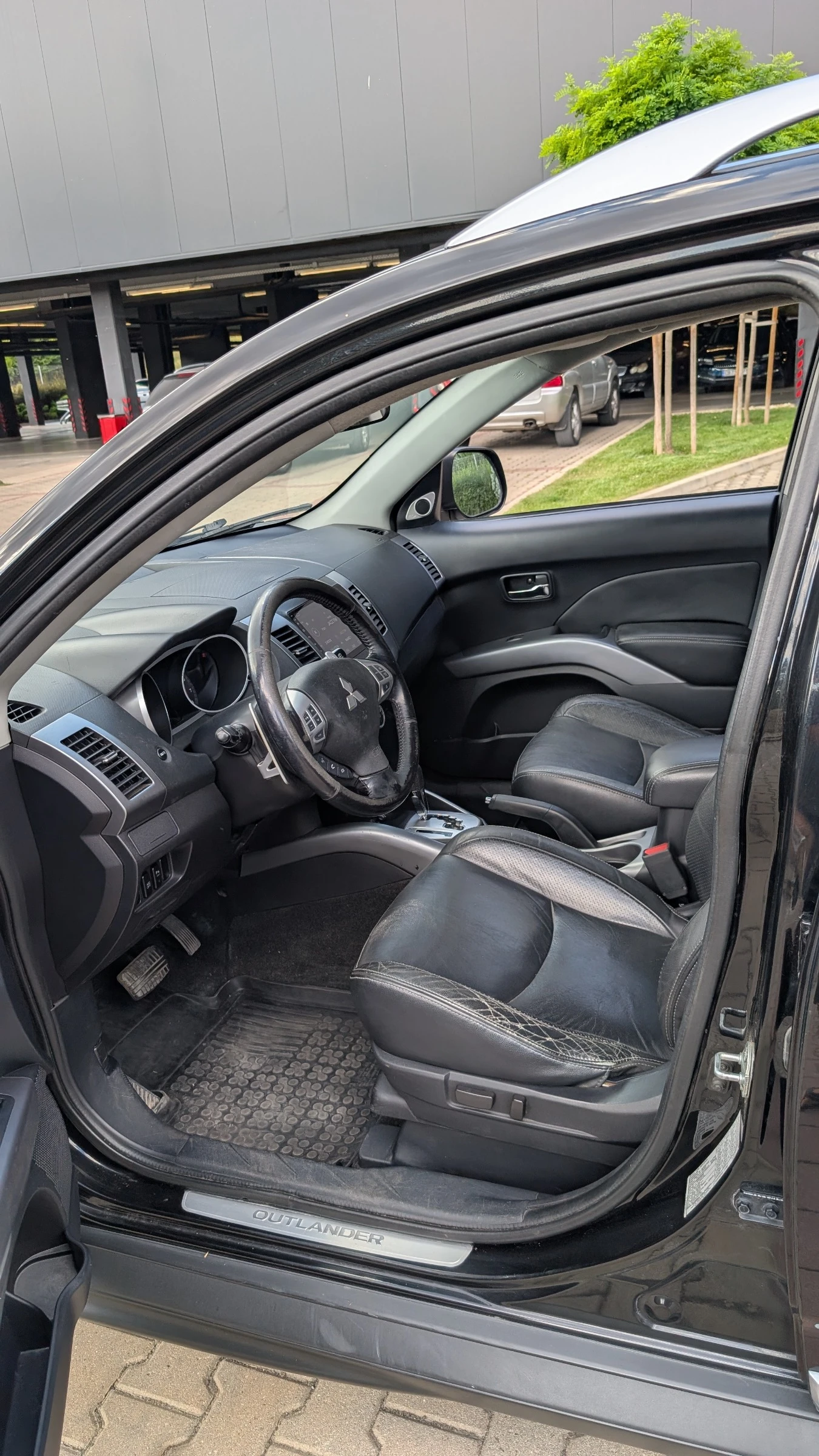 Mitsubishi Outlander, снимка 5 - Автомобили и джипове - 56114306