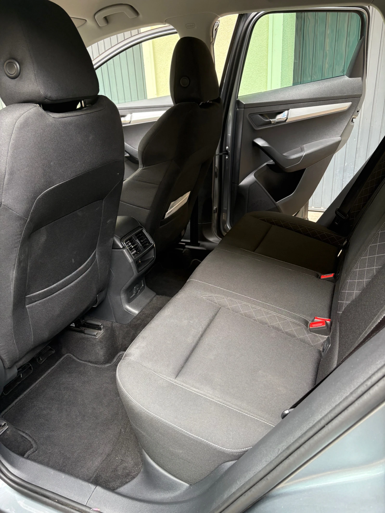 Skoda Karoq, снимка 8 - Автомобили и джипове - 56153236