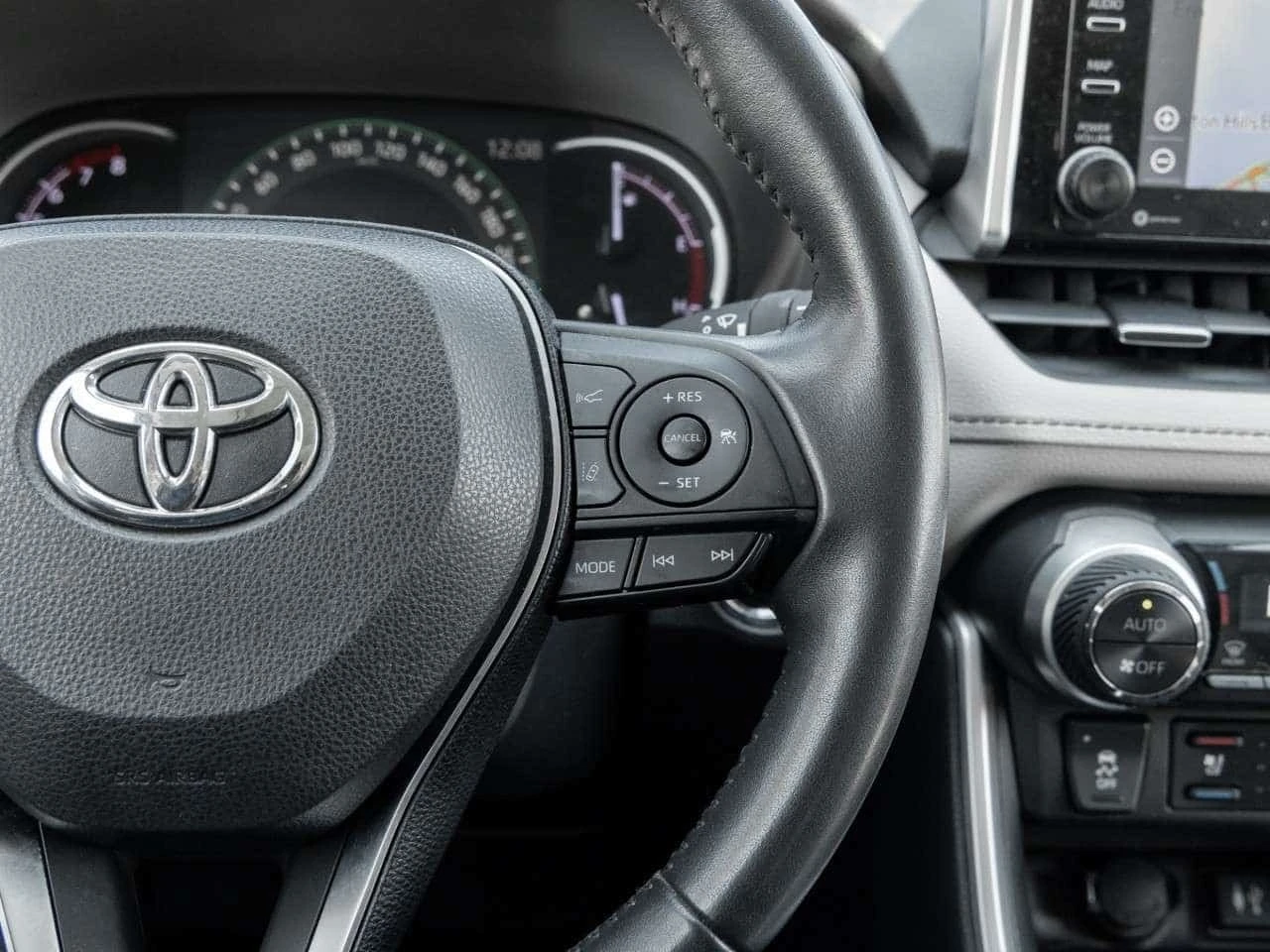 Toyota Rav4 * AWD Limited * CARFAX * ОТ ПРЕДСТАВИТЕЛСТВО , снимка 11 - Автомобили и джипове - 56261642