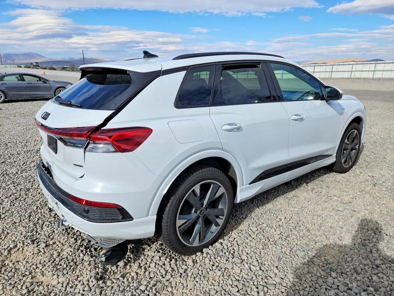 Audi Q4 E-Tron Premium Quattro, снимка 3 - Автомобили и джипове - 56427064