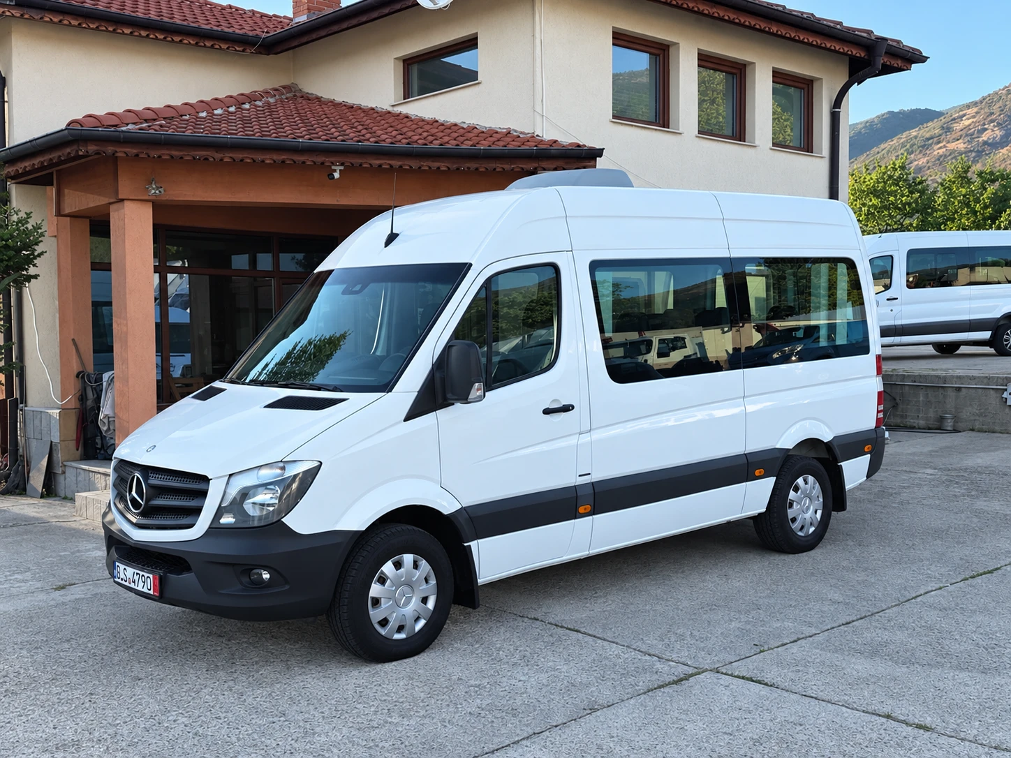 Mercedes-Benz Sprinter 313 9МЕСТА , 2хКЛИМА , EURO6 , FULL , Ел Врата