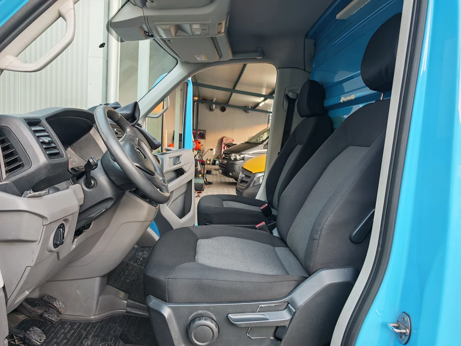 VW Crafter 2.0TDI, снимка 7 - Бусове и автобуси - 56376641