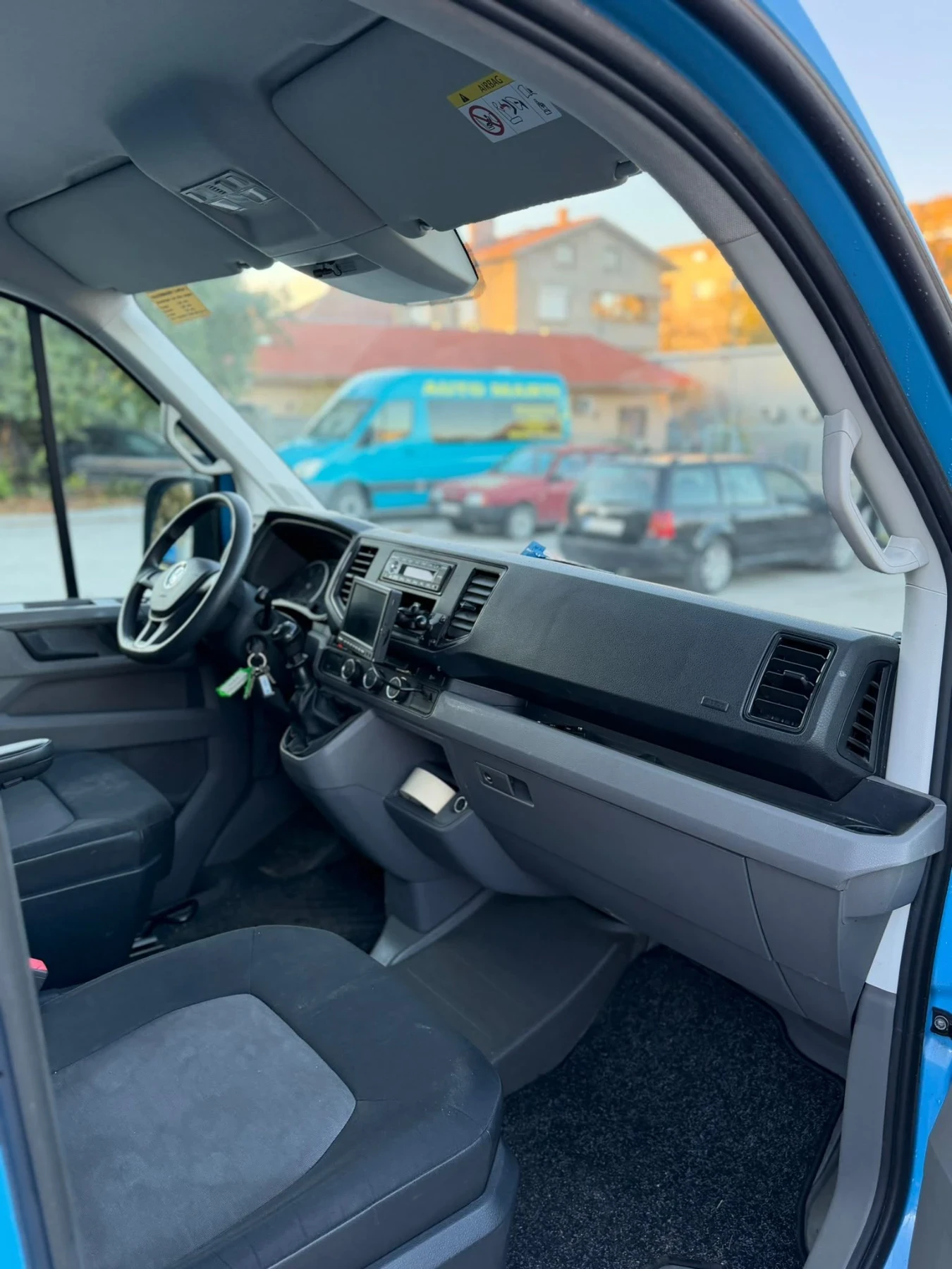 VW Crafter 2.0TDI, снимка 11 - Бусове и автобуси - 56376641
