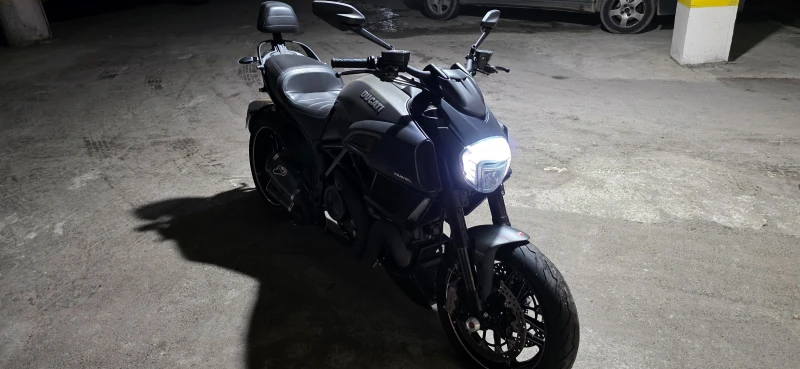 Ducati Diavel Carbon, снимка 5 - Мотоциклети и мототехника - 52366588