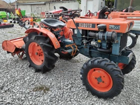      Kubota B7000 12.. 4WD    