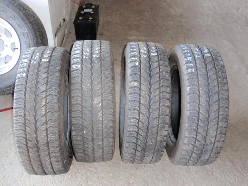 Гуми Всесезонни 215/65R16, снимка 3 - Гуми и джанти - 6997288