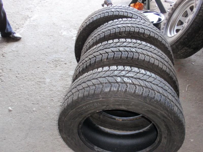 Гуми Всесезонни 215/65R16, снимка 8 - Гуми и джанти - 6997288