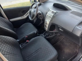 Toyota Yaris 1.3vvti, снимка 9