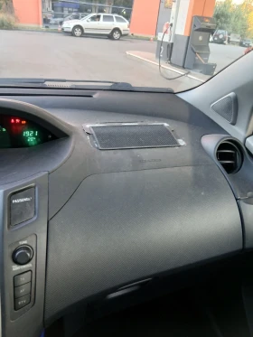 Toyota Yaris 1.3vvti, снимка 14
