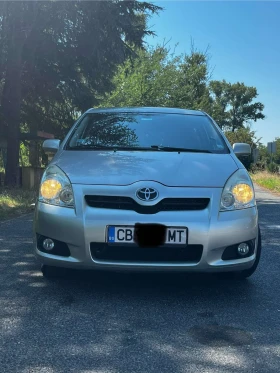 Toyota Corolla verso 2.2 D4D, снимка 1