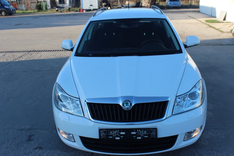 Skoda Octavia 2.0TDI 140к.с. 4x4 АВТОМАТ, Швейцария, снимка 2 - Автомобили и джипове - 49908919