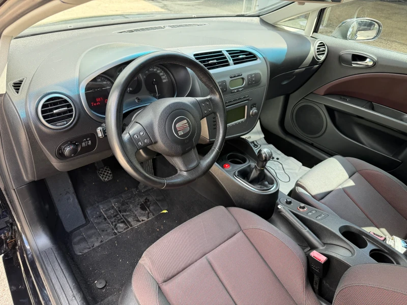 Seat Leon 2.0 FSI CH, снимка 8 - Автомобили и джипове - 51892327