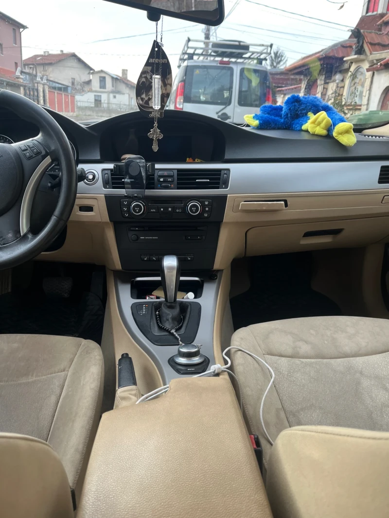 BMW 320, снимка 11 - Автомобили и джипове - 52662411