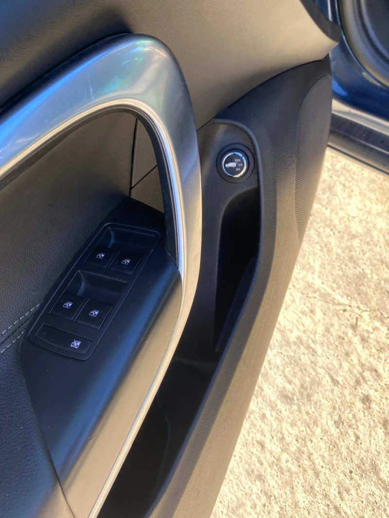 Opel Insignia, снимка 12 - Автомобили и джипове - 52728692