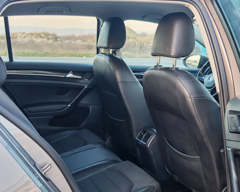 VW Golf 1.6 ДИЗЕЛ 110 К.С. HIGHLINE! УНИКАЛНО СЪСТОЯНИЕ!!!, снимка 13 - Автомобили и джипове - 52860467
