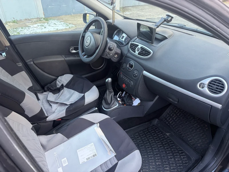 Renault Clio, снимка 2 - Автомобили и джипове - 53141134