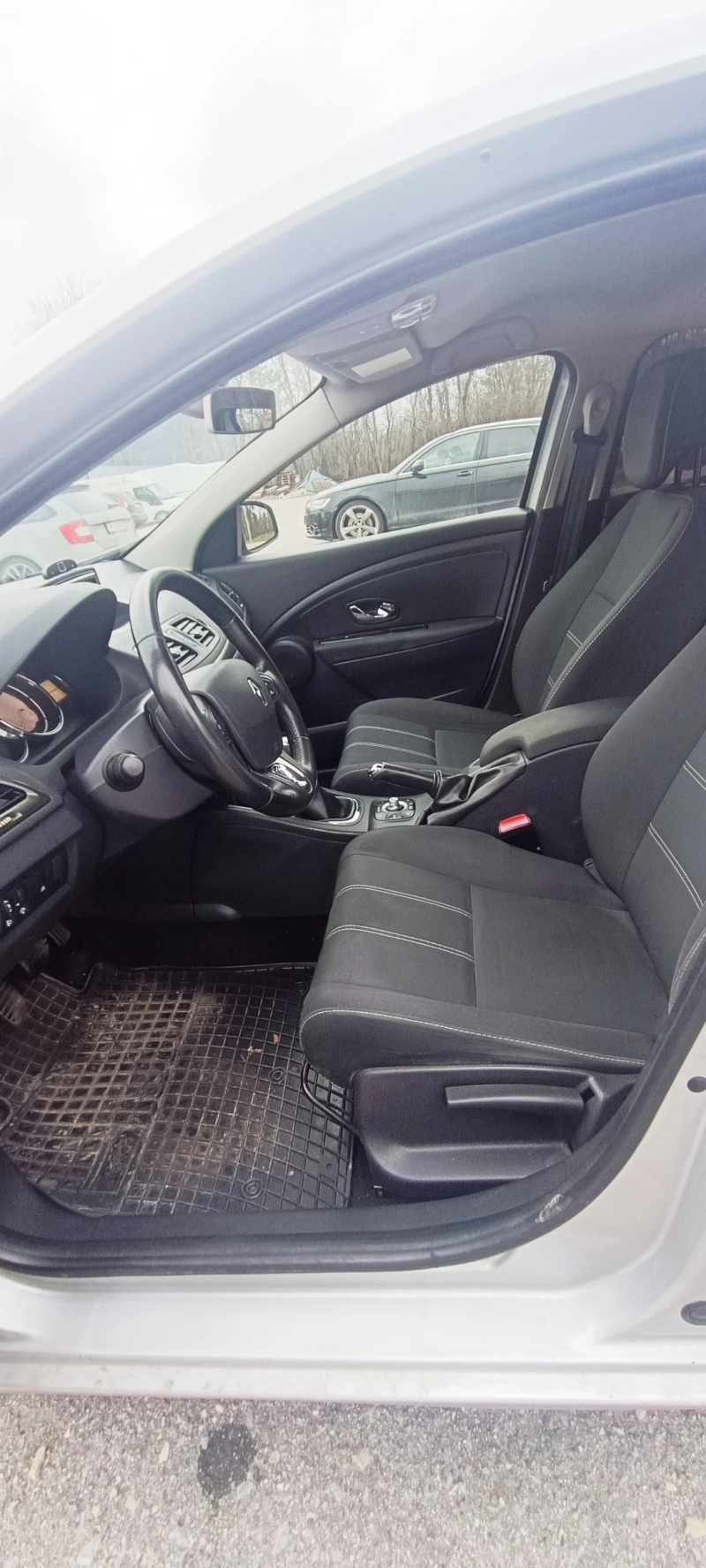 Renault Megane 1.5 DCI, снимка 7 - Автомобили и джипове - 53478110