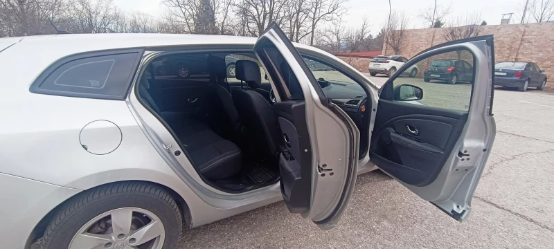 Renault Megane 1.5 DCI, снимка 5 - Автомобили и джипове - 53478110