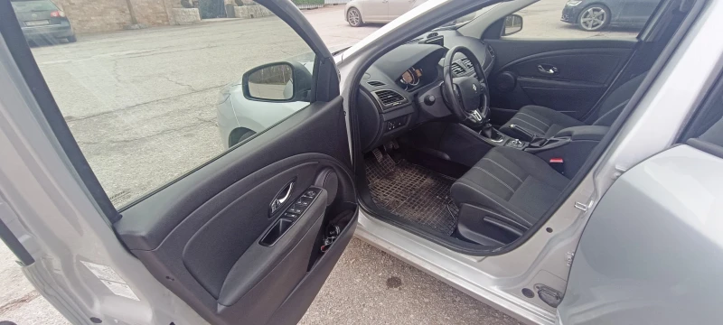 Renault Megane 1.5 DCI, снимка 6 - Автомобили и джипове - 53478110