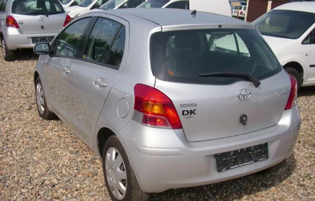 Toyota Yaris 1.3i -НА ЧАСТИ, снимка 2 - Автомобили и джипове - 4019149