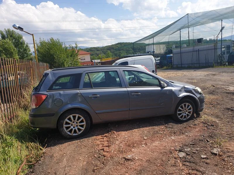 Opel Astra 1.7CDTI, снимка 4 - Автомобили и джипове - 47061099