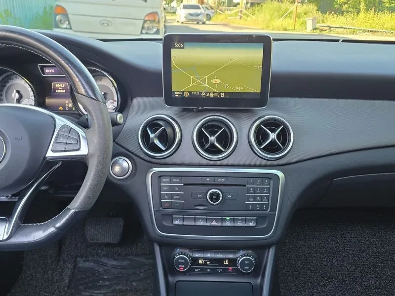 Mercedes-Benz CLA 200 Cdi 4Matic, снимка 12 - Автомобили и джипове - 55650844