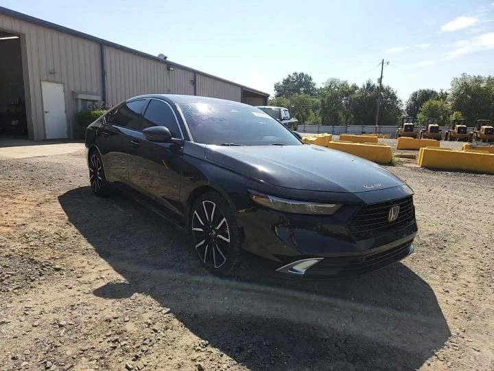 Honda Accord 2.0l Touring Hybrid, снимка 13 - Автомобили и джипове - 56108403