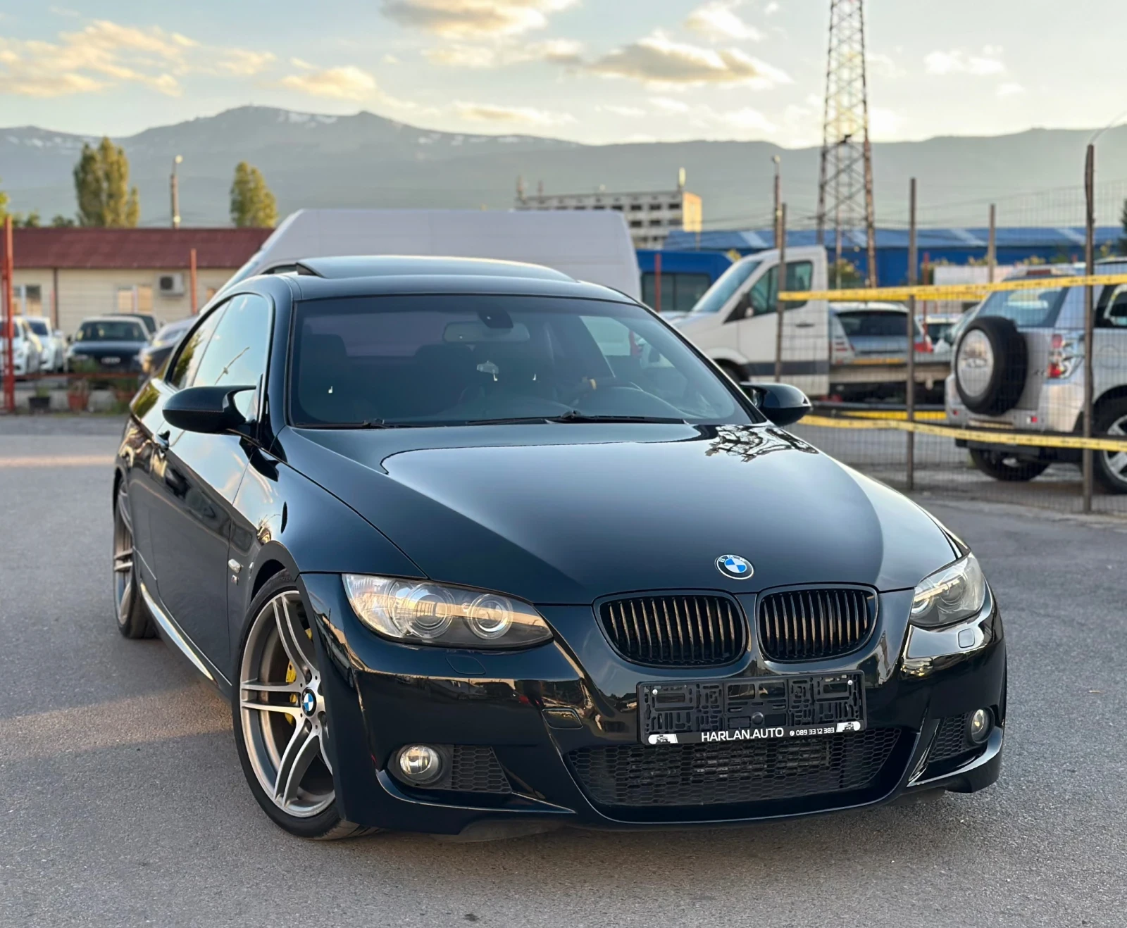 BMW 330 X-Drive M-Paket 203хил-км Сервиз-Документи - изображение 2