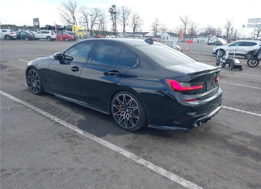 BMW 330 I Digital* Adaptive Full LED* CarPlay* Дистроник - изображение 4