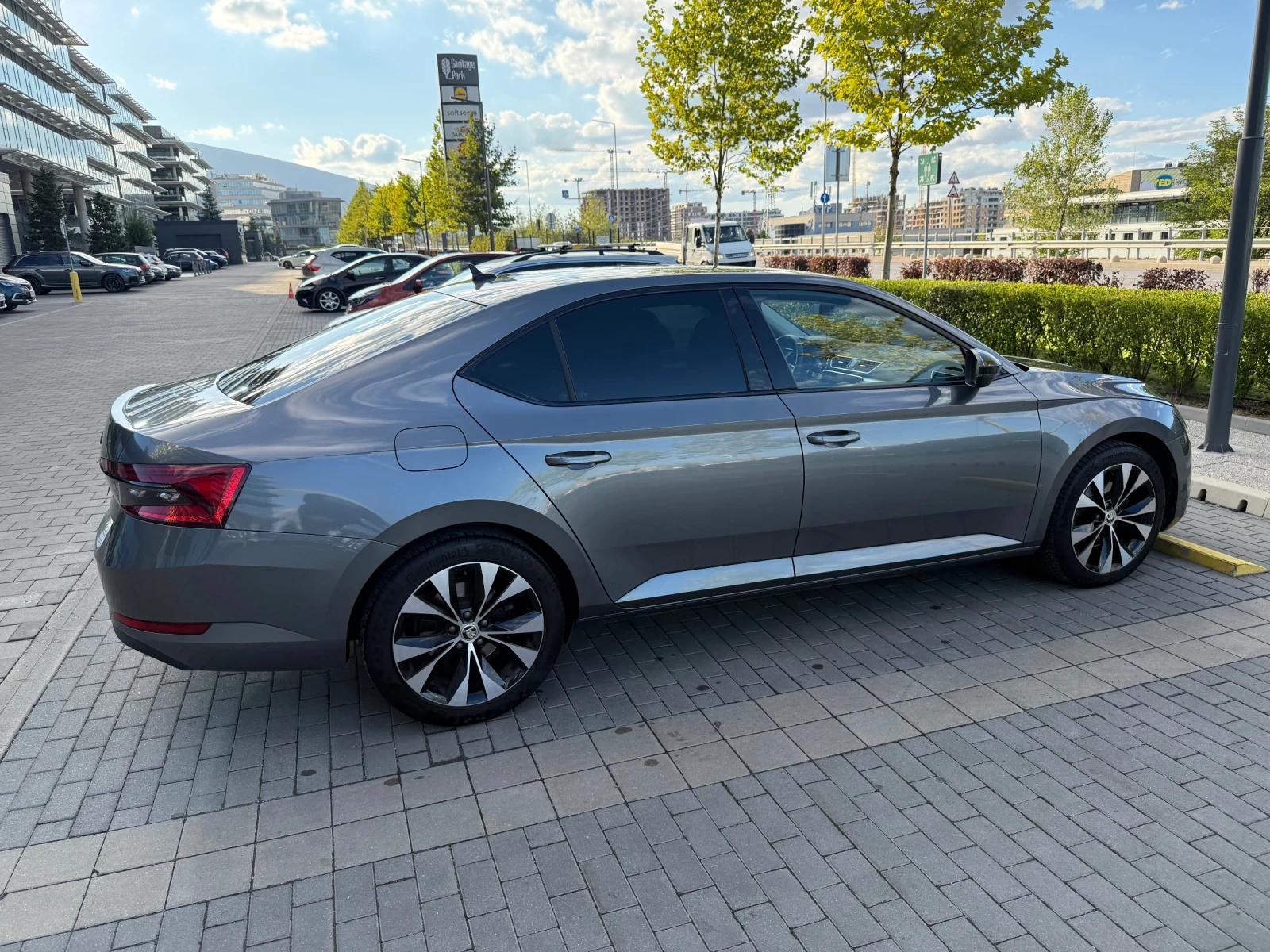 Skoda Superb  - изображение 2