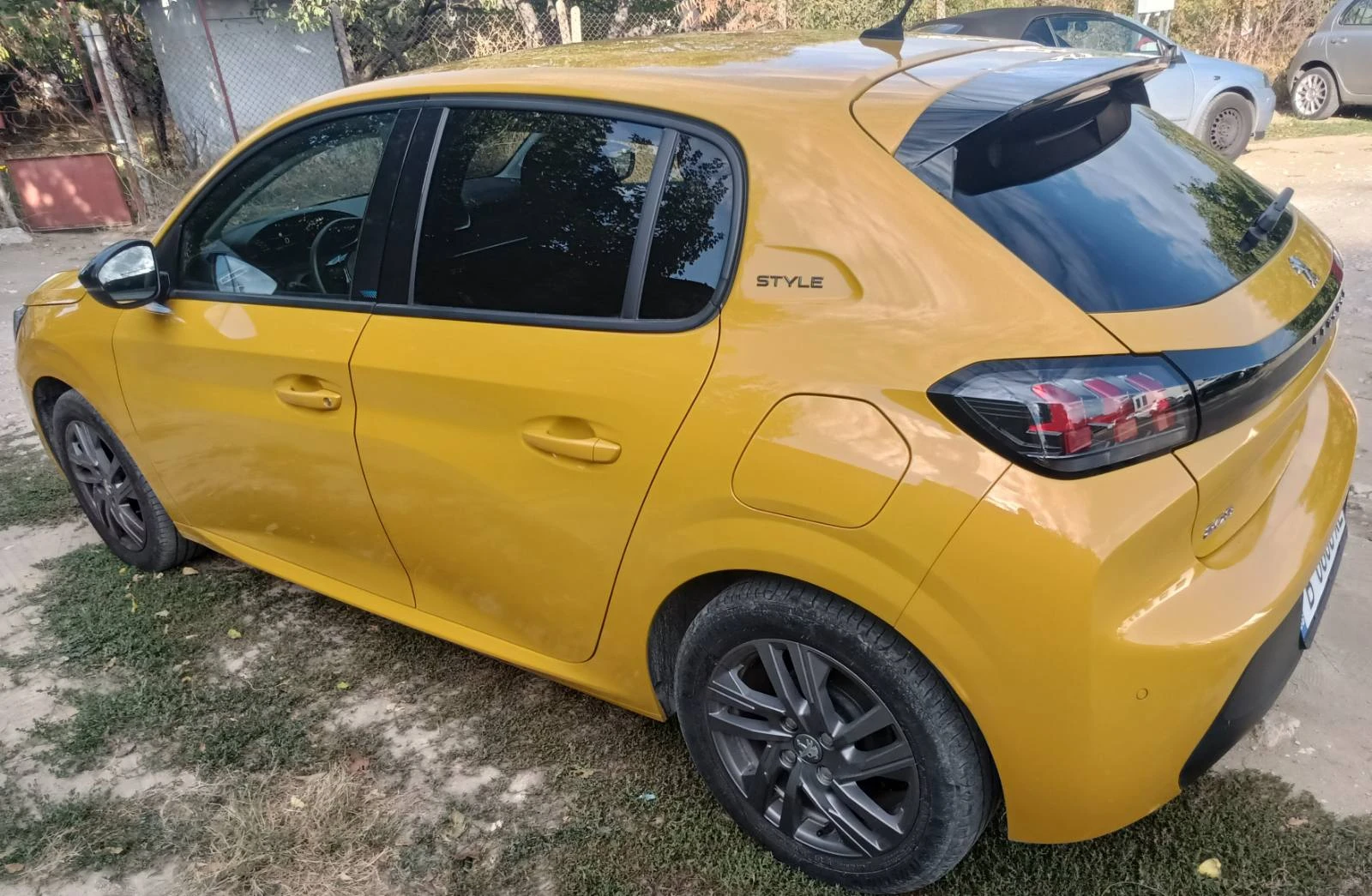 Peugeot 208  - изображение 5
