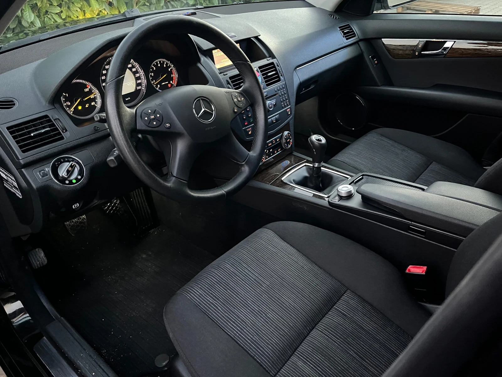 Mercedes-Benz C 180  - изображение 9