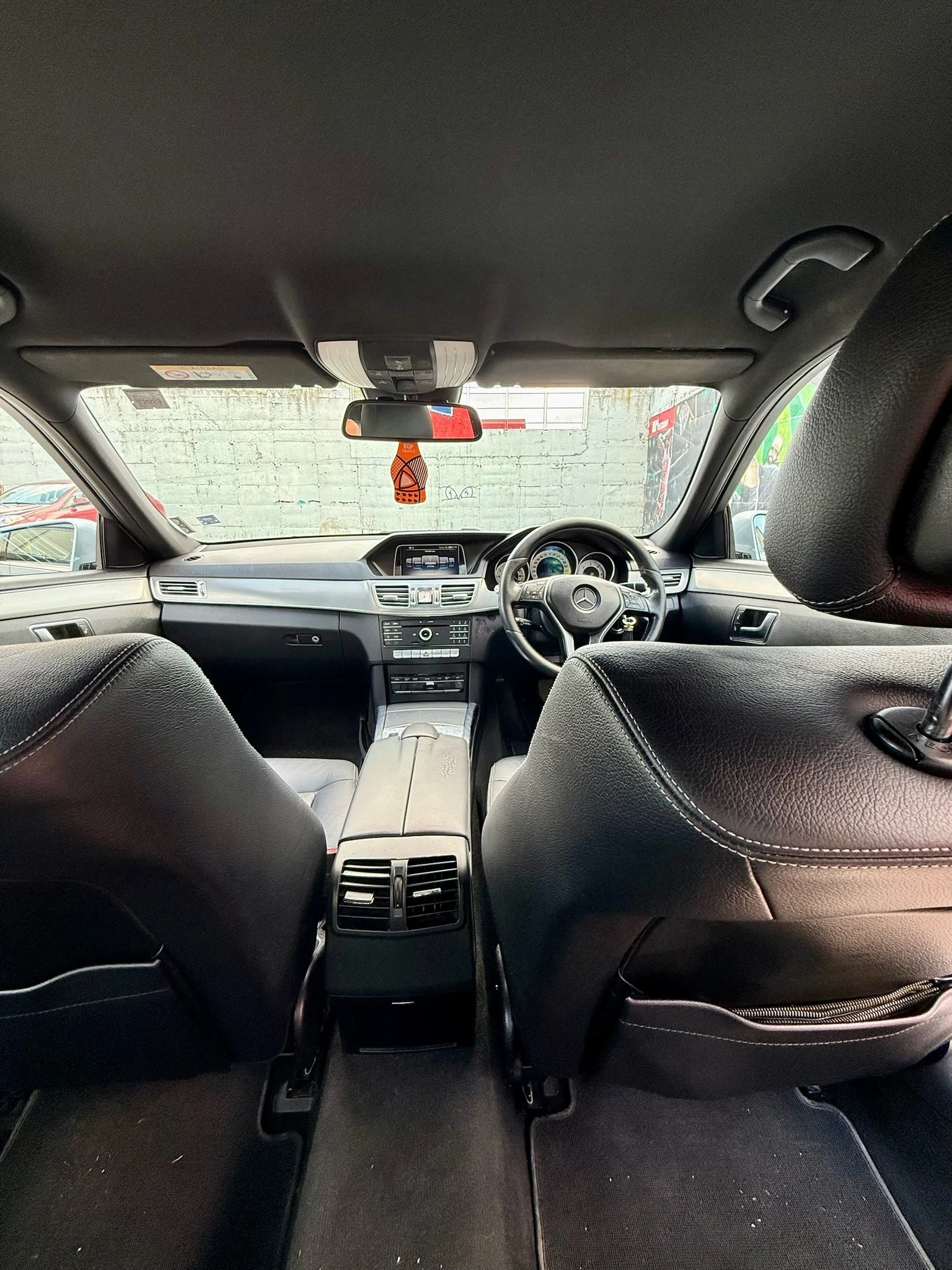 Mercedes-Benz E 220 2.2 Bluetec - десен волан - изображение 10