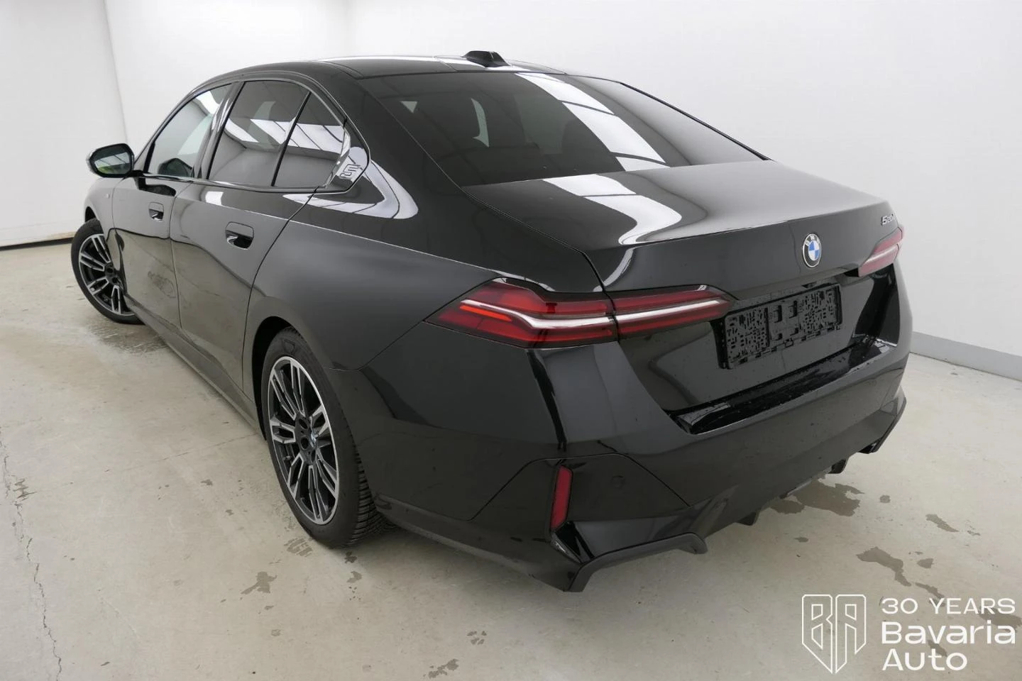 BMW 520 d M Sport Paket Steptronic - изображение 2