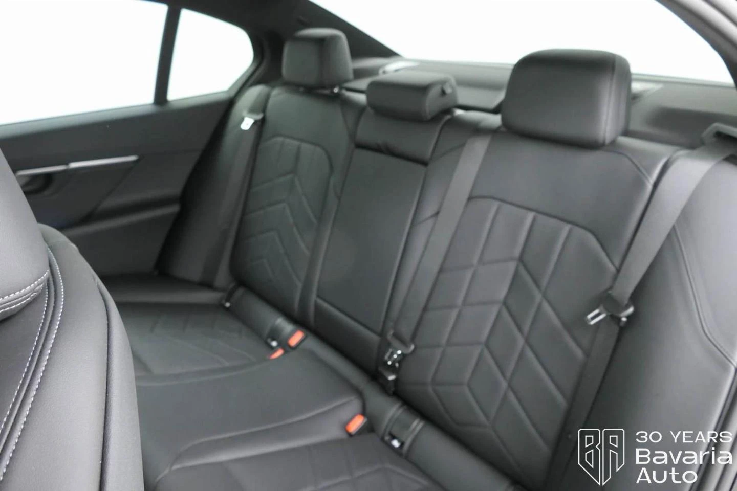 BMW 520 d M Sport Paket Steptronic - изображение 8