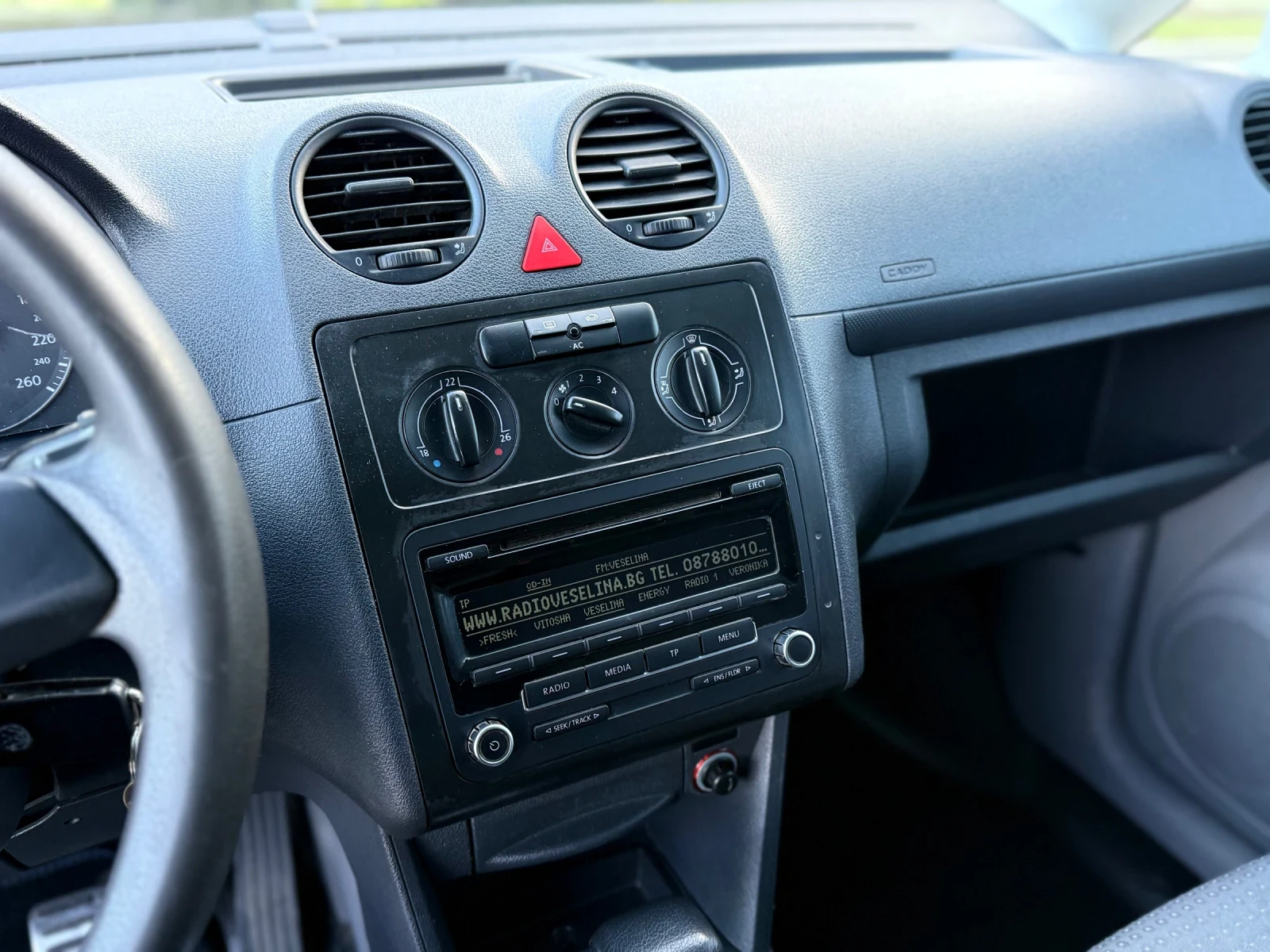 VW Caddy 1.9TDI* 105КС* АВТОМАТ* КЛИМА* АВТОПИЛОТ - изображение 9