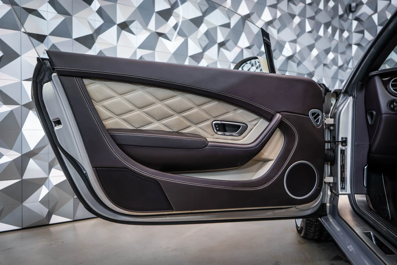 Bentley Continental gt W12 Speed Keyless* Soft-Close* Massage*  - изображение 7