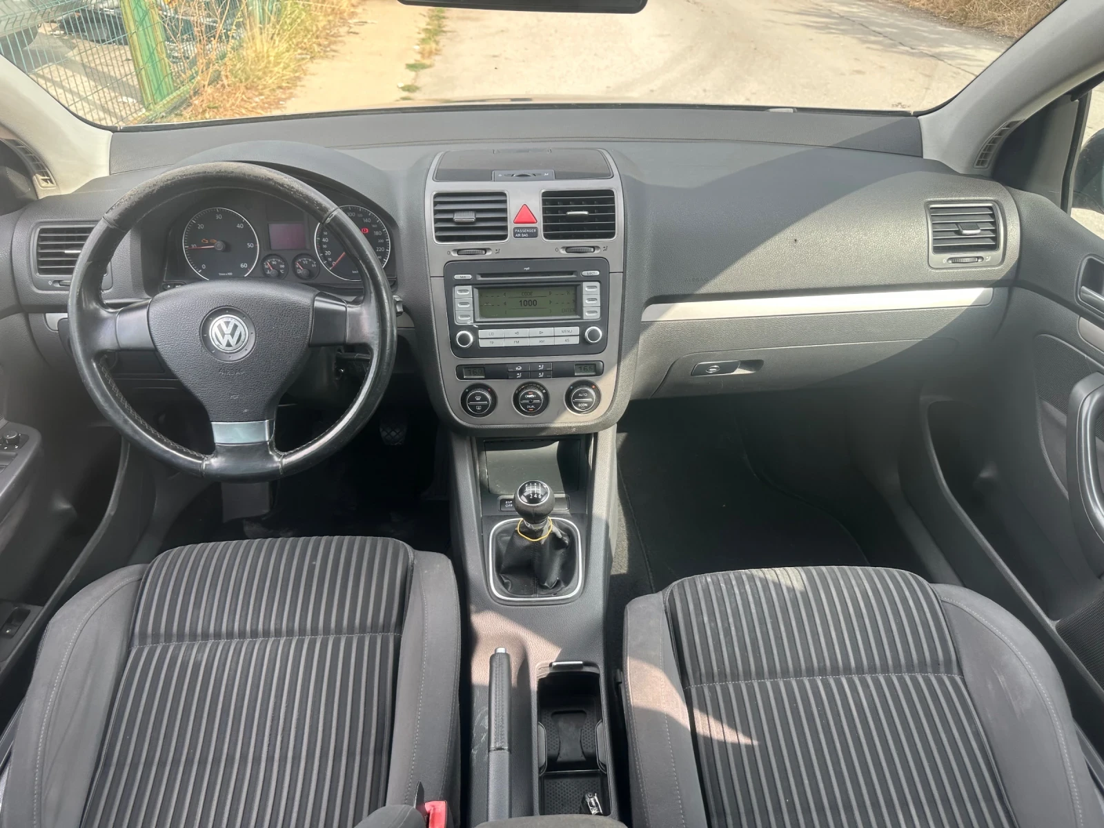 VW Golf 2.0TDI, снимка 10 - Автомобили и джипове - 53836614