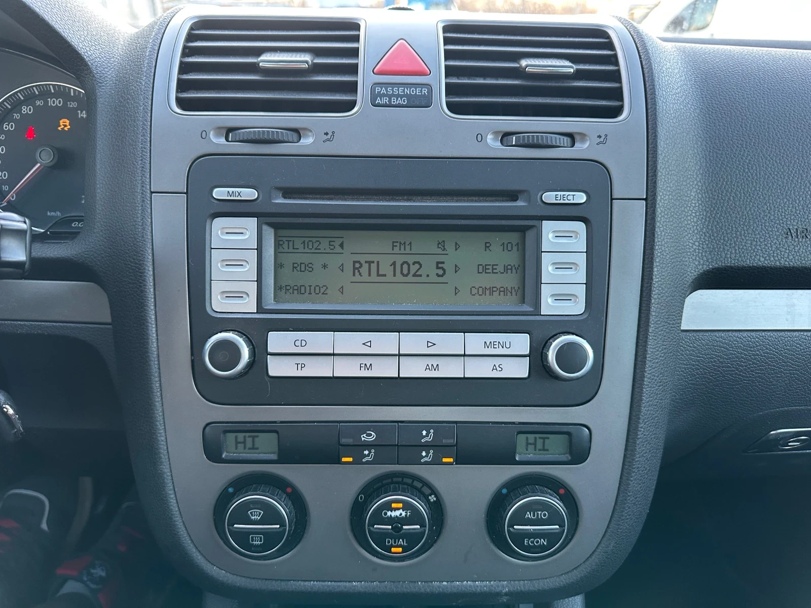 VW Golf 2.0TDI, снимка 10 - Автомобили и джипове - 53836614