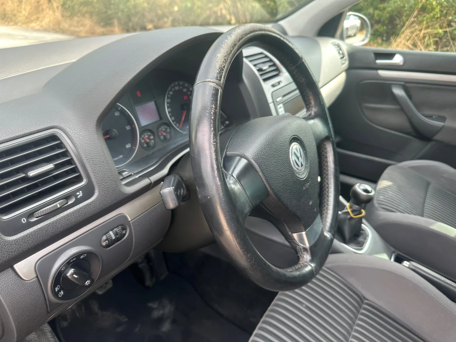 VW Golf 2.0TDI, снимка 9 - Автомобили и джипове - 53836614