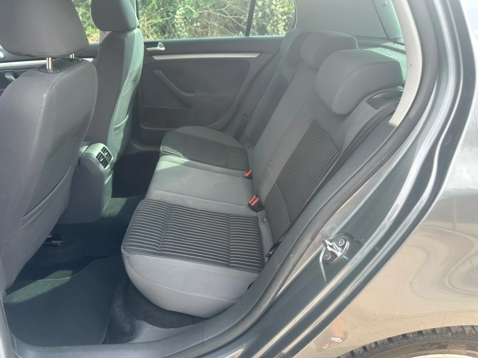 VW Golf 2.0TDI, снимка 16 - Автомобили и джипове - 53836614