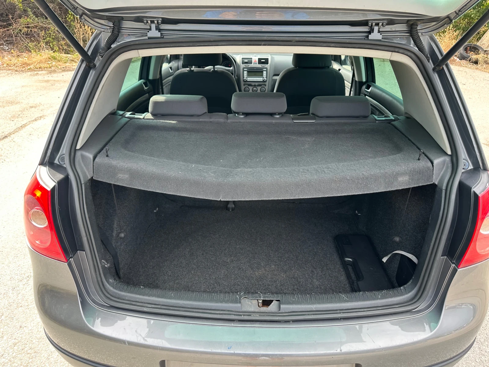 VW Golf 2.0TDI, снимка 17 - Автомобили и джипове - 53836614