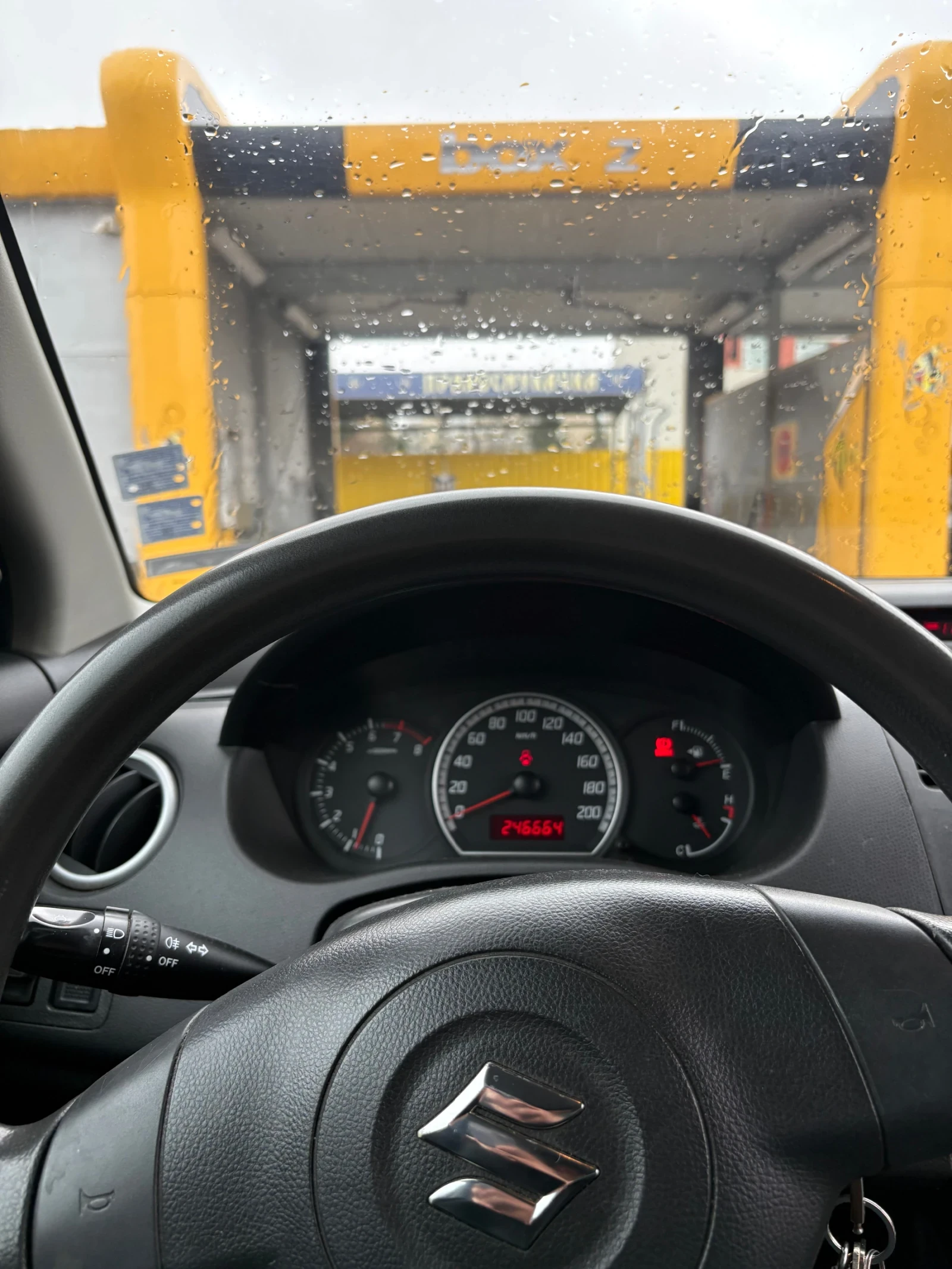 Suzuki Swift 1.3 газ/бензин, снимка 8 - Автомобили и джипове - 54318650