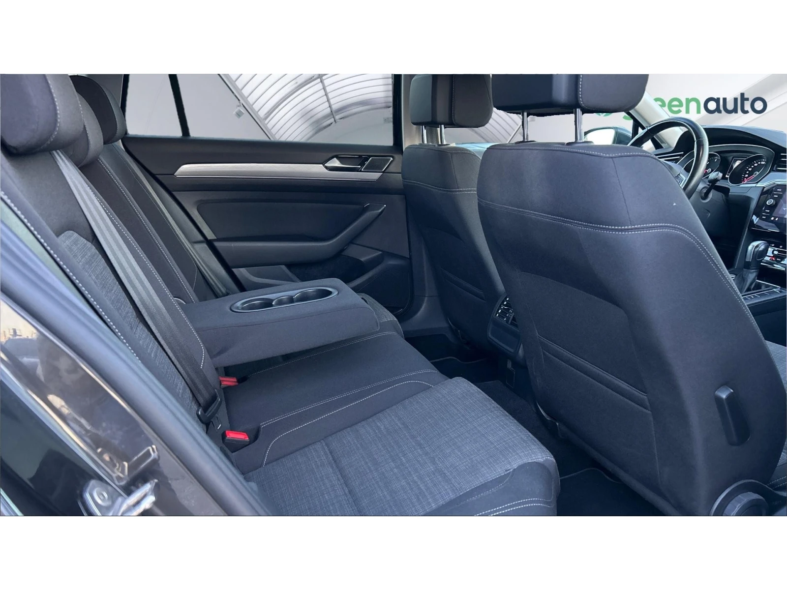 VW Passat  2. 0 TDi DSG SCR, Месечна вноска от 268  , снимка 10 - Автомобили и джипове - 54368712