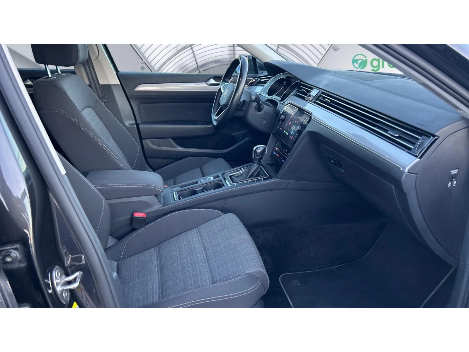 VW Passat  2. 0 TDi DSG SCR, Месечна вноска от 268  , снимка 9 - Автомобили и джипове - 54368712